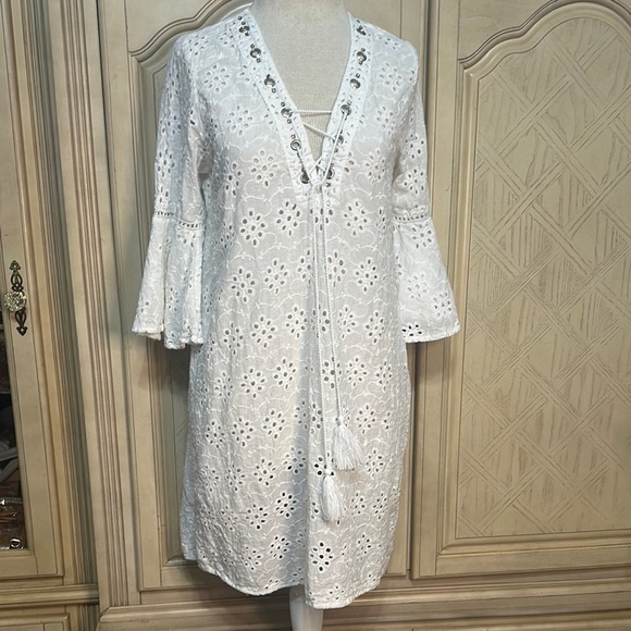 Elegant White Lace Swim Cover-Up - Picture 1 of 10